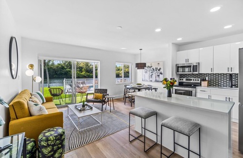 Deerfield Beach Apartment | 261 #2 Managed By Brampton Park