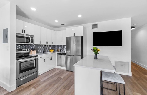 Deerfield Beach Apartment | 261 #2 Managed By Brampton Park