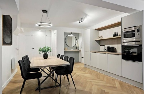Strasbourg -Saint-Denis Apartment | 266 Suite Montefiore Superb apartment in Paris.