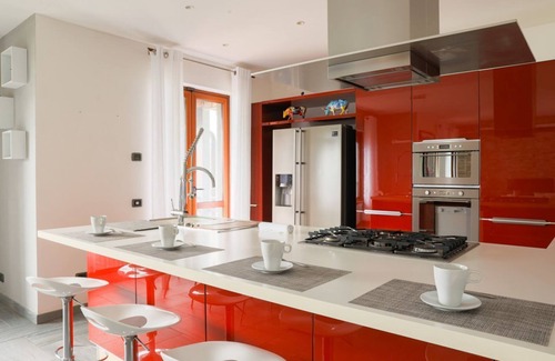 Riva Apartment | 270 View - MyHomeInComo
