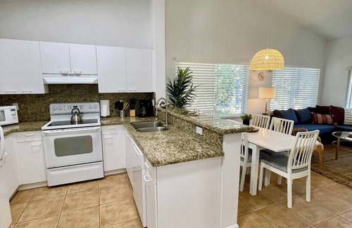 Mission Bay Apartment | 270C - Modern & Bright 3 Bedroom Apt in Boca Raton