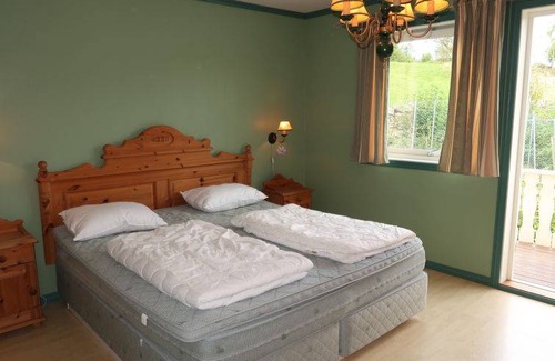 Tysnes House | 275 m² House ∙ 5 bedrooms ∙ 10 guests