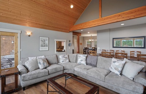Westbrook Meadows House | 279 m² House ∙ 5 bedrooms ∙ 10 guests