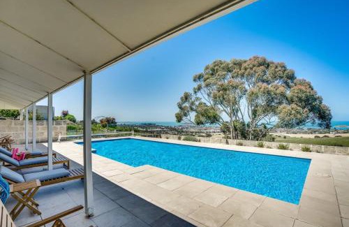 Waitpinga House | 28 Ferrier Dve Waitpinga- Linen Included