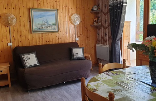 Saint-Jean-dʼAulps Apartment | 28m² Studio in Center with Pool and Balcony!