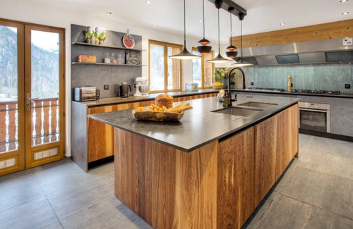 La Clusaz Ski Chalet | 290 m² Chalet ∙ 7 bedrooms ∙ 15 guests