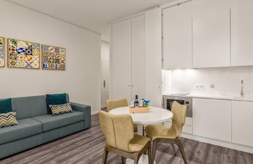 Santa Marinha Apartment | 296 Heritage Apartments Studio 27 with River View