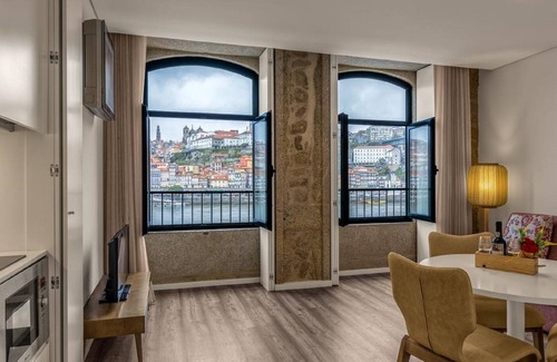 Santa Marinha Apartment | 296 Heritage Apartments Studio 27 with River View