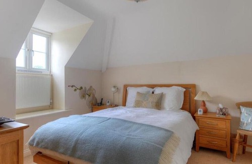 Lyme Regis House | 2a St Georges Hill
