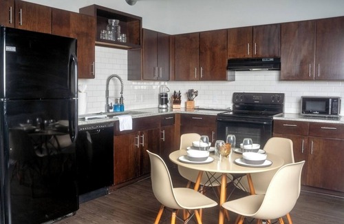 Garment District Apartment | 2B/BR Live/Work Space catered to Businessmen, Travel Nurses, Techies