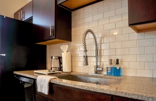 Garment District Apartment | 2B/BR Live/Work Space catered to Businessmen, Travel Nurses, Techies