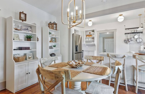 Midtown House | 2bd/1ba Cottage * Renovated * Cottage in Savannah * 30+ day stay