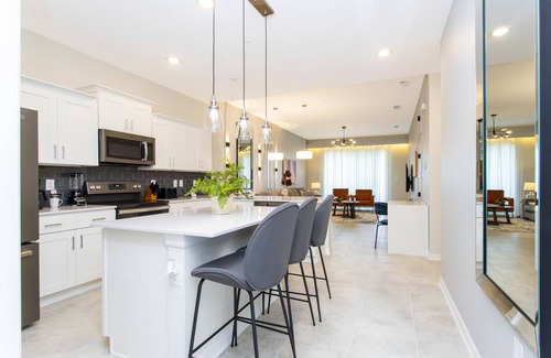 Kissimmee Condo | 2bd/2ba Brand new lake-view condo close to Disney