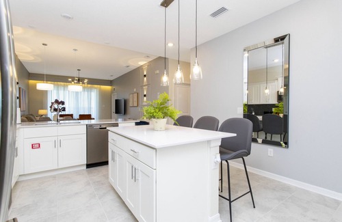 Kissimmee Condo | 2bd/2ba Brand new lake-view condo close to Disney