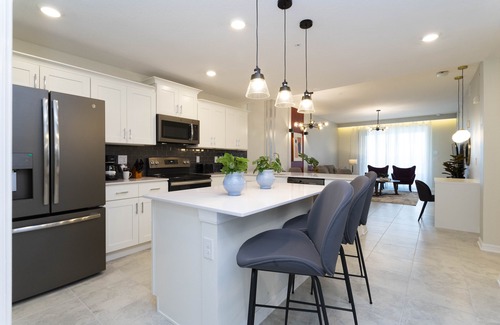 Kissimmee Condo | 2bd/2ba Brand new lake-view condo close to Disney