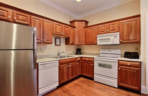 Historic District - North Hotel | 2bd, 2ba Historic District and River Street-Walk to Everything!