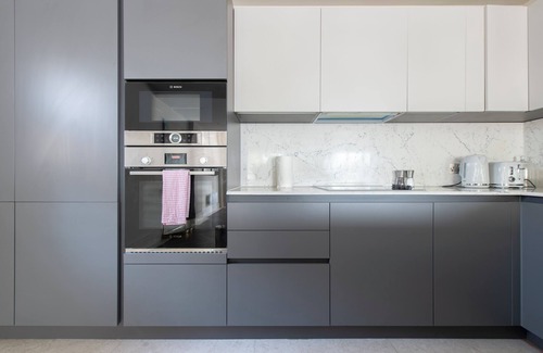 Chigwell Apartment | 2BD, 2BA Urban Oasisn