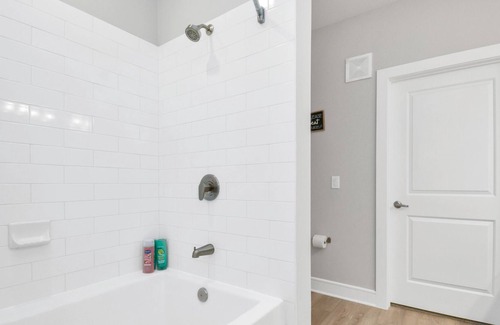 Addicks Apartment | 2BD/2BA With Pool~King & Queen bed, Mins to W. Houston Medical Centre