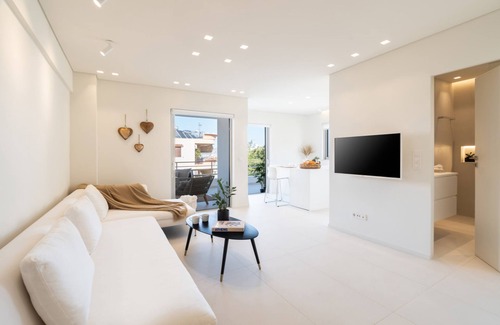 Varkiza Apartment | 2BD Boho Sea View Apartment by The Olon