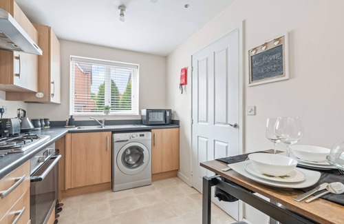 Dadlington House | 2bd Comfy Stay with Garden & BBQ