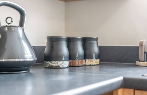 Dadlington House | 2bd Comfy Stay with Garden & BBQ