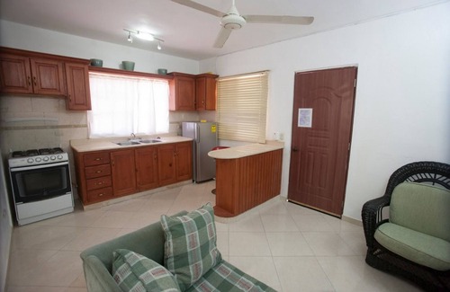 La Esplanada Apartment | 2BD groundfloor apt near everything, pool/AC/TV/Wi-Fi, guest-friendly!