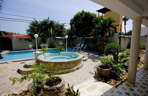La Esplanada Apartment | 2BD groundfloor apt near everything, pool/AC/TV/Wi-Fi, guest-friendly!