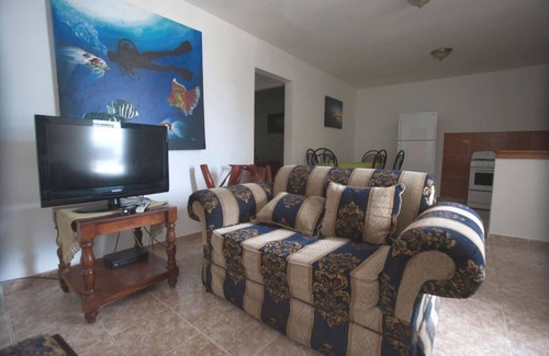 La Esplanada Apartment | 2BD guest-friendly condo with pool/AC/TV/Wi-Fi, near shops/bars