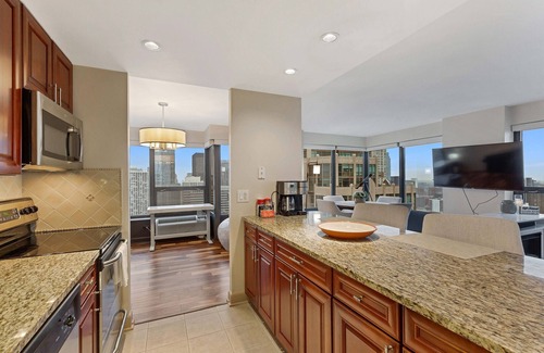 Near North Side Condo | 2bd River North Condo with Million Dollar Views! by AllSet Turnover