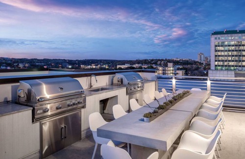 Civic District House | 2BD Suite - Downtown Austin Resort Perfect for Families!