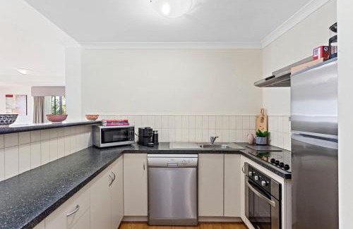 Northbridge Apartment | 2BDR 1BTH - James Street Magic