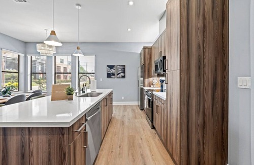 Cedars Apartment | 2Bdr Downtown Dallas Rooftop/FirePit+Pooltable&Gym