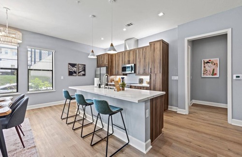 Cedars Apartment | 2Bdr Downtown Dallas Rooftop/FirePit+Pooltable&Gym