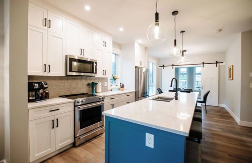 Harrison Hot Springs Condo | 2bed/2bath "Lake Daze" Condo in Harrison HOT SPRINGS