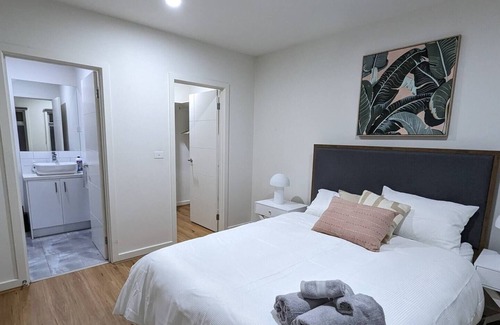 Tullamarine House | 2bed 2bath close to melb airportnn