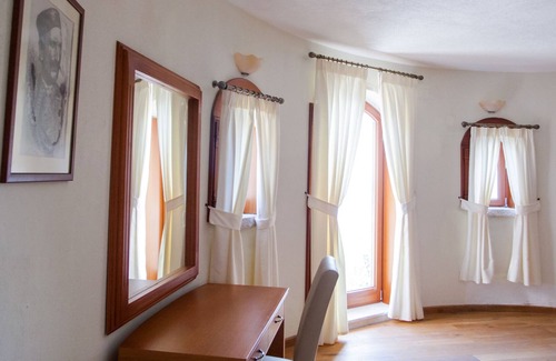 Rezevici Apartment | 2bedroom Apt #4 w/shared pool@Pietra Mare Apts