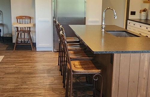 Ravenna House | 2bedroom townhome Centrally located to multiple Colleges and Cities Pet friendly