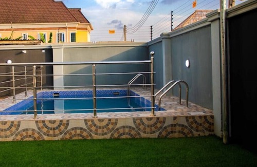 Alimosho Condo | 2bedroom with POOL, GYM, Wi-Fi, 24hrs power