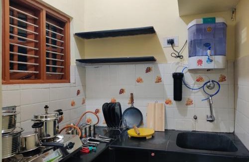 Mysore House | 2BHk Homestay Opp Mysore Zoo, Kamadhenu Homestay B