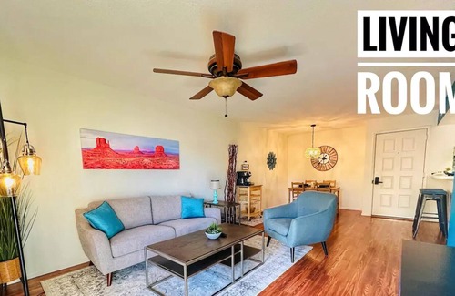 Mesa Grande House | 2BR, 1BA| Near Cubs Stadium, Airport, shops, Food