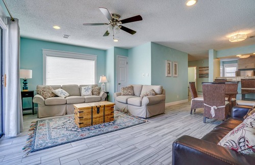 Miramar Beach House | 2BR 2.5 Bath Gulfview Across from Pompano Joes