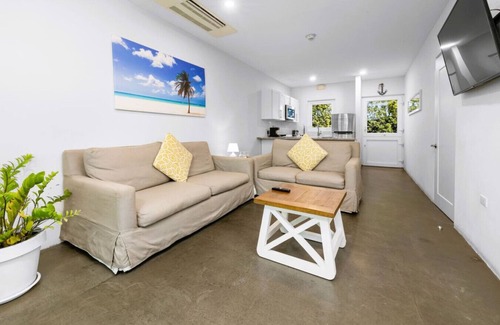Washington House | 2BR/2BA 4MINS to Beach at LUX Villa 4 by Bocobay