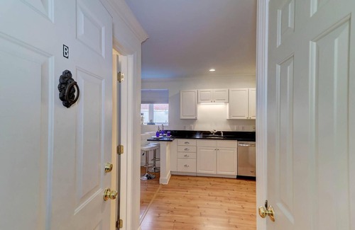 Folly Beach Condo | 2BR 2BA/5 Star Downtown Location! ~ King Bee
