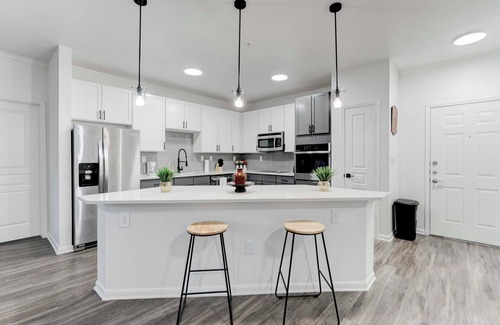 Red River Cultural District Apartment | 2BR/2BA Apt in DT Heart of ATX