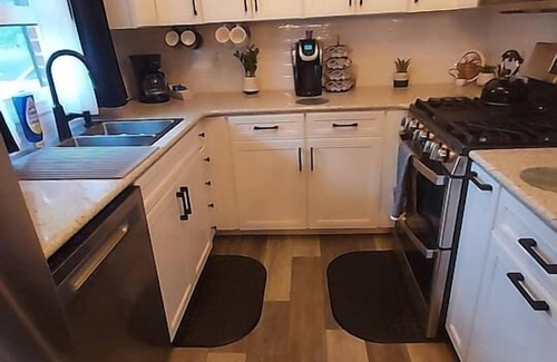 Craigsville House | 2BR/2BA - Bridge Day | Steam Sauna & Jetted Tub
