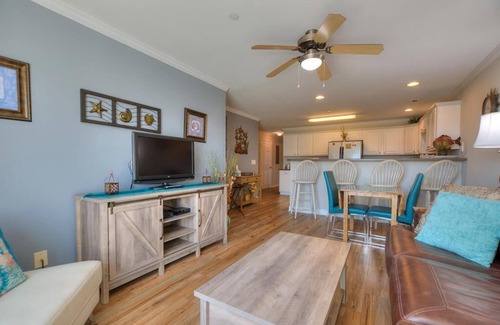 Long Beach Condo | 2BR/2BA Condo - RENOVATED, Pool, Walk to Beach, Elevator, Sleeps 6