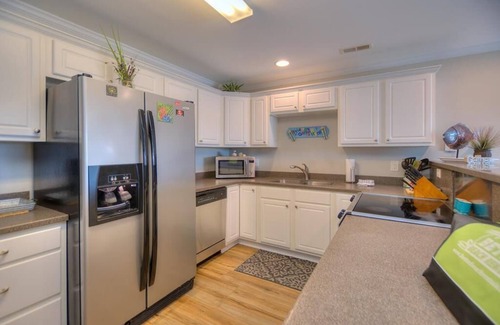 Long Beach Condo | 2BR/2BA Condo - RENOVATED, Pool, Walk to Beach, Elevator, Sleeps 6