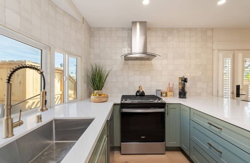 Normal Heights House | 2BR+2BA | Hot Tub, Sauna, BBQ, Free Parking!