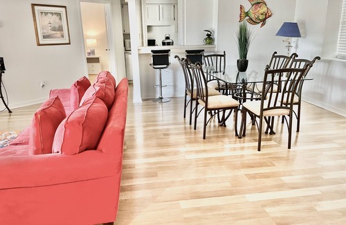 Hilton Head Island Villa | 2BR 2BA New King Mattress, Pool, Balcony, Tennis, Pickleball Walk to the Beach