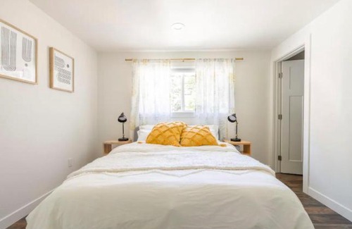 Northgate House | 2BR 2BA Northgate, Seattle Location with Patio, BBQ, and Backyard